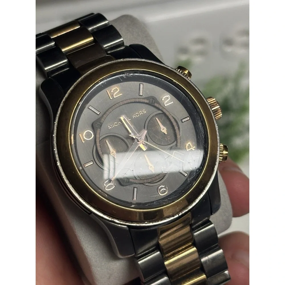 ⭐️Michael Kors MK8160 Unisex Grey/Gold Wrist Watch⭐️NICE Cond.⭐️